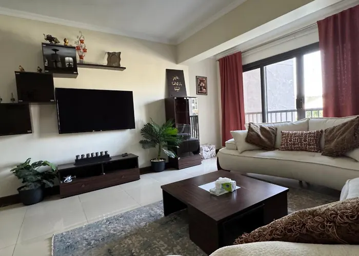 An Elegant Apartment In Park Mall With Lake View